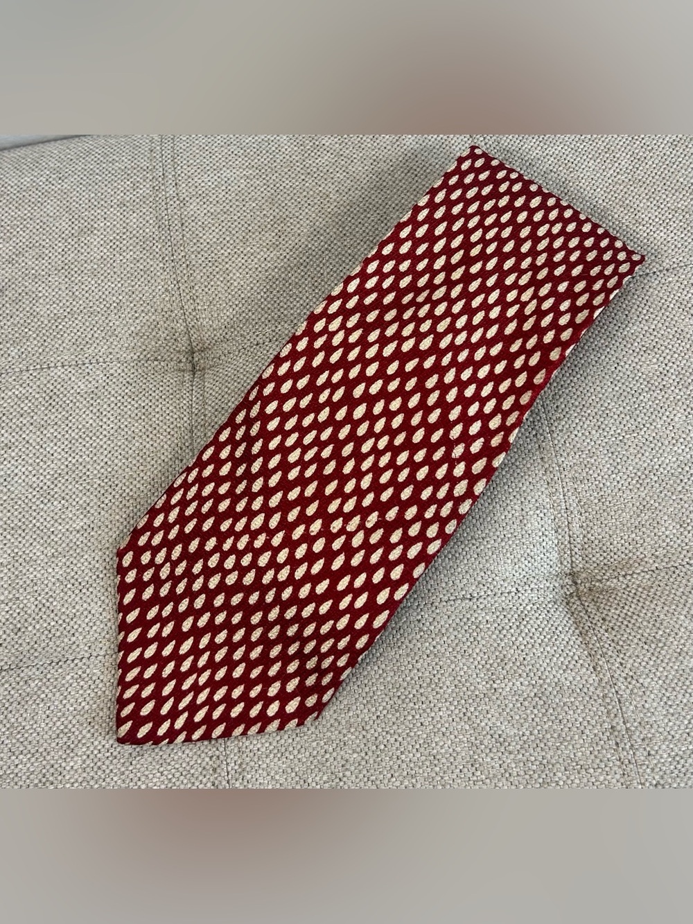 Vintage Hugo Boss Tie 100% Silk Red Droplet Motif Made in Italy 56"x3.75"